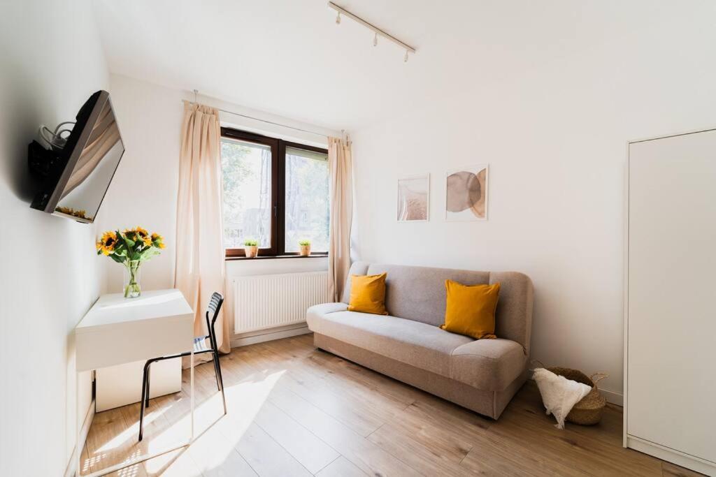 City Center - 3 Rooms - New Building - Private Parking Place - Garage Breslavia Esterno foto