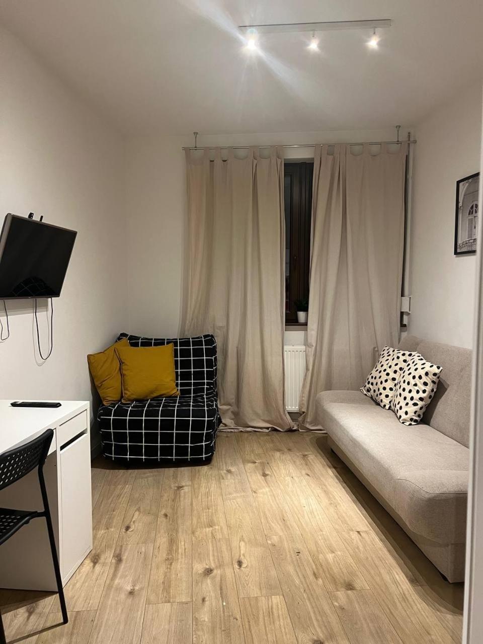 City Center - 3 Rooms - New Building - Private Parking Place - Garage Breslavia Esterno foto